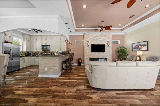 4830 Europa DR, Naples, FL 34105