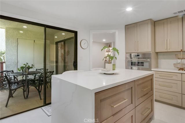 6330 Riviera, Long Beach, CA 90815