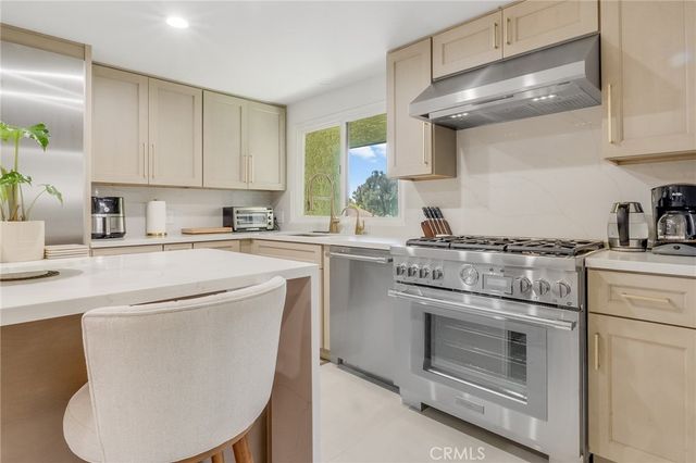 6330 Riviera, Long Beach, CA 90815