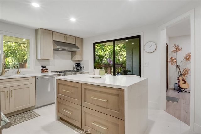 6330 Riviera, Long Beach, CA 90815