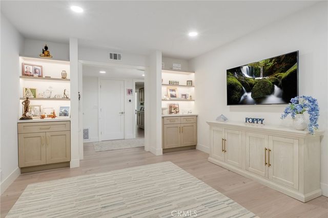 6330 Riviera, Long Beach, CA 90815
