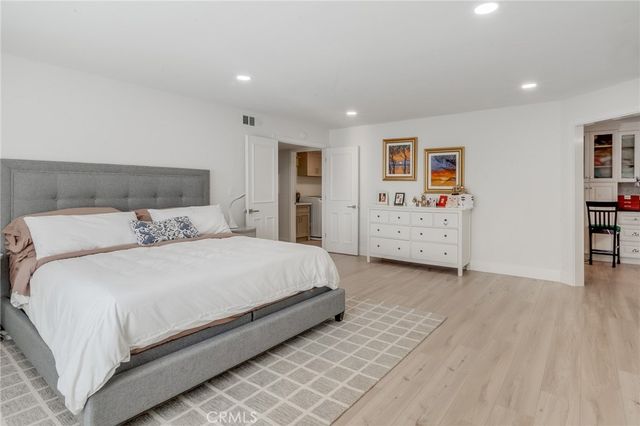 6330 Riviera, Long Beach, CA 90815