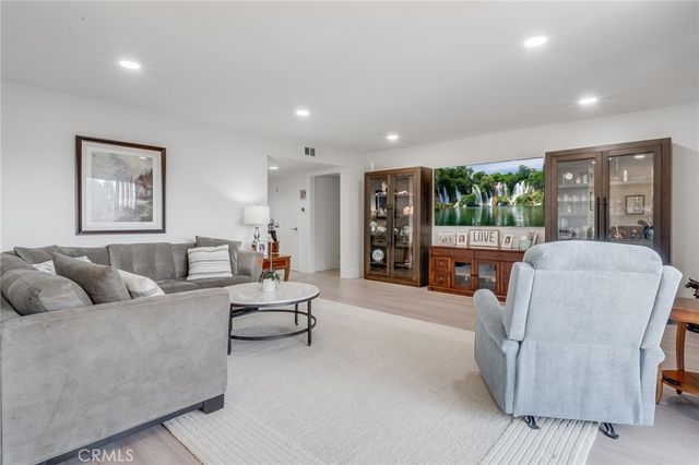 6330 Riviera, Long Beach, CA 90815