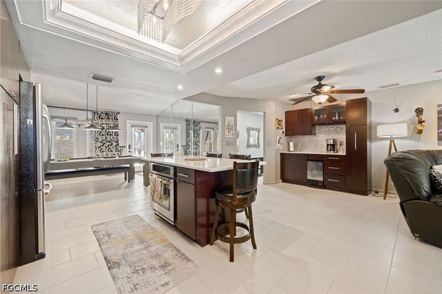 805 SW 52nd ST, Cape Coral, FL 33914
