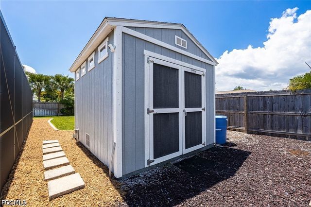 805 SW 52nd ST, Cape Coral, FL 33914