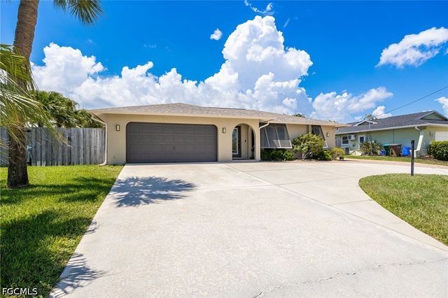 805 SW 52nd ST, Cape Coral, FL 33914