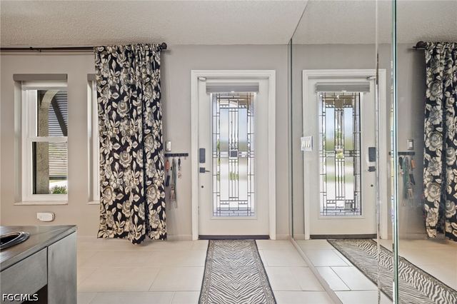 805 SW 52nd ST, Cape Coral, FL 33914
