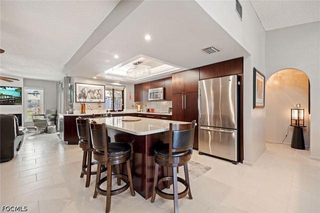 805 SW 52nd ST, Cape Coral, FL 33914