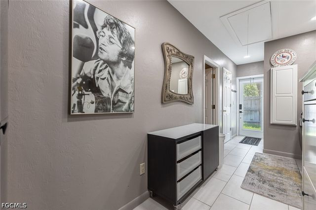 805 SW 52nd ST, Cape Coral, FL 33914