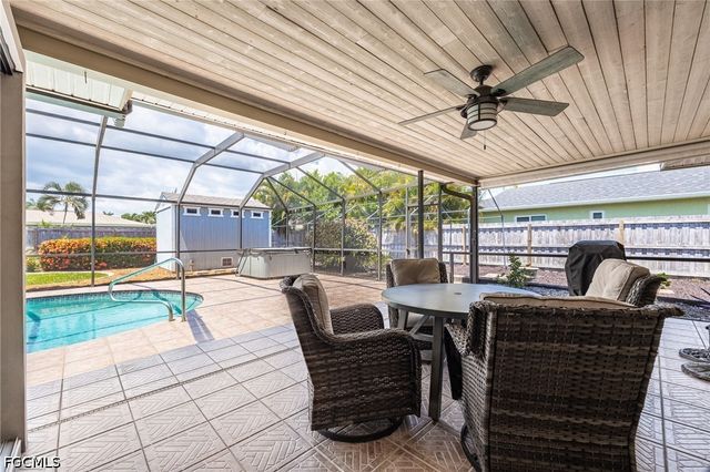 805 SW 52nd ST, Cape Coral, FL 33914