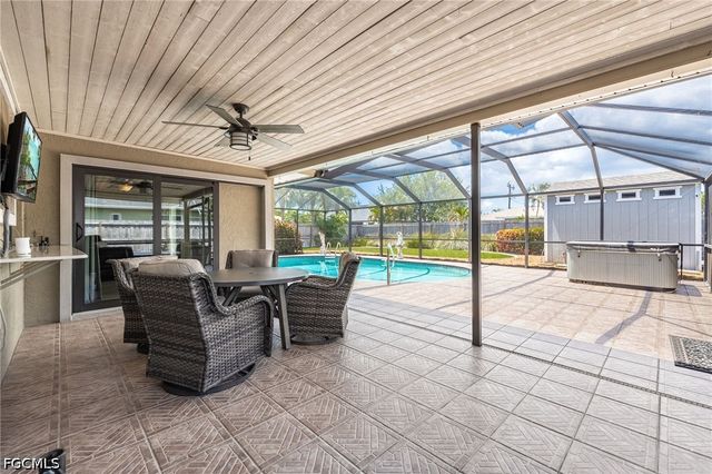 805 SW 52nd ST, Cape Coral, FL 33914