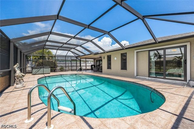 805 SW 52nd ST, Cape Coral, FL 33914