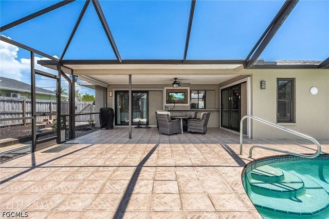 805 SW 52nd ST, Cape Coral, FL 33914