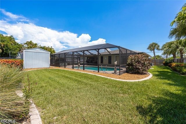 805 SW 52nd ST, Cape Coral, FL 33914