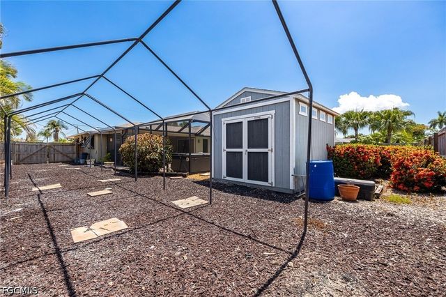 805 SW 52nd ST, Cape Coral, FL 33914