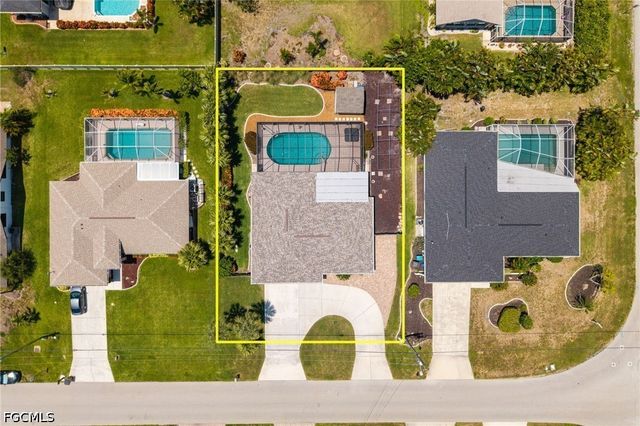 805 SW 52nd ST, Cape Coral, FL 33914
