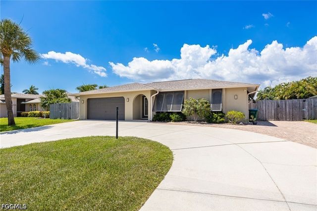 805 SW 52nd ST, Cape Coral, FL 33914