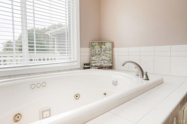 192 Liberty Chapel Road, Appomattox, VA 24522