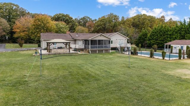 192 Liberty Chapel Road, Appomattox, VA 24522