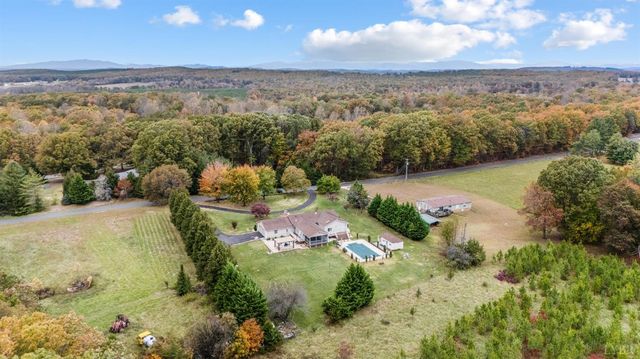 192 Liberty Chapel Road, Appomattox, VA 24522