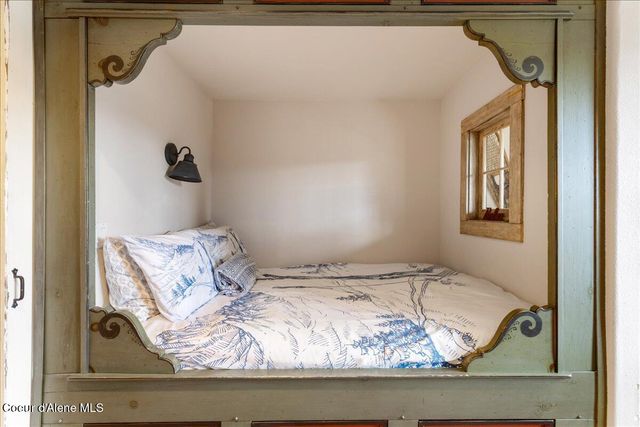 197 Mogul Hill, Unit 6, Sandpoint, ID 83864