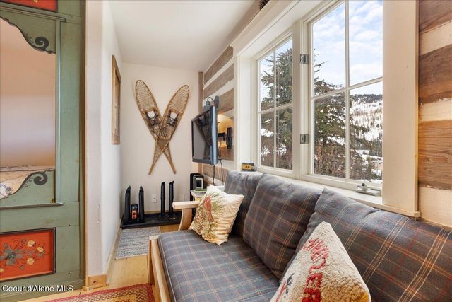 197 Mogul Hill, Unit 6, Sandpoint, ID 83864