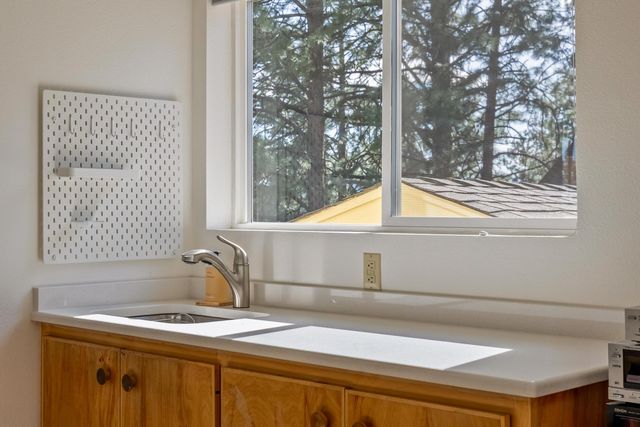 1671 NW Saginaw Avenue, Bend, OR 97703