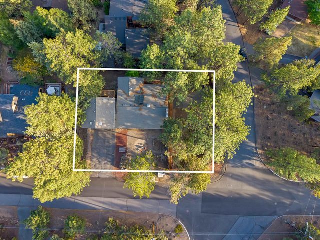 1671 NW Saginaw Avenue, Bend, OR 97703