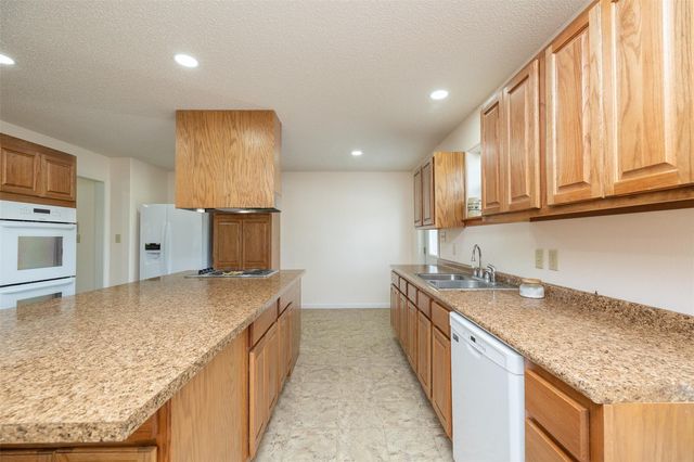 1601 Babylon Lane, Schulenburg, TX 78956