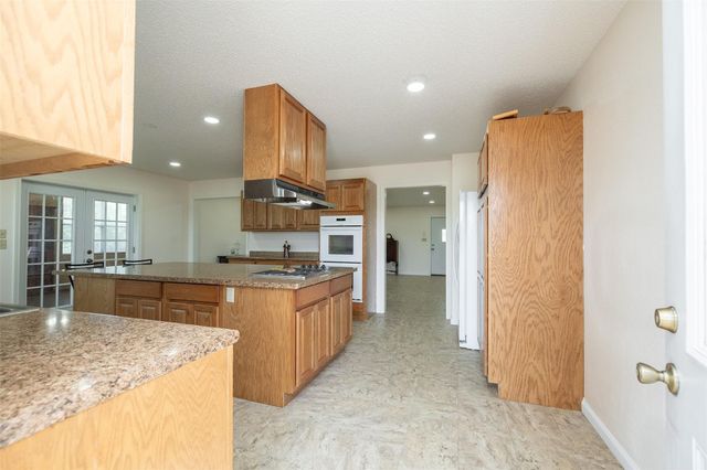 1601 Babylon Lane, Schulenburg, TX 78956
