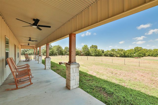 1601 Babylon Lane, Schulenburg, TX 78956