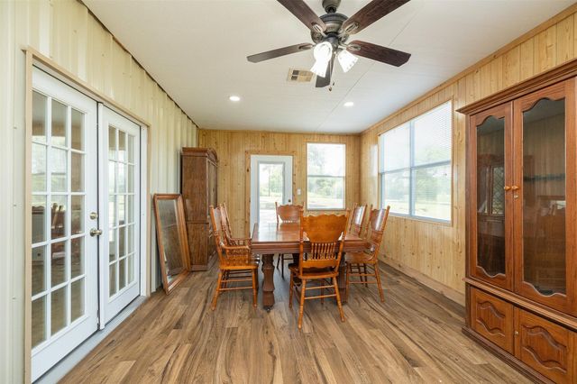 1601 Babylon Lane, Schulenburg, TX 78956