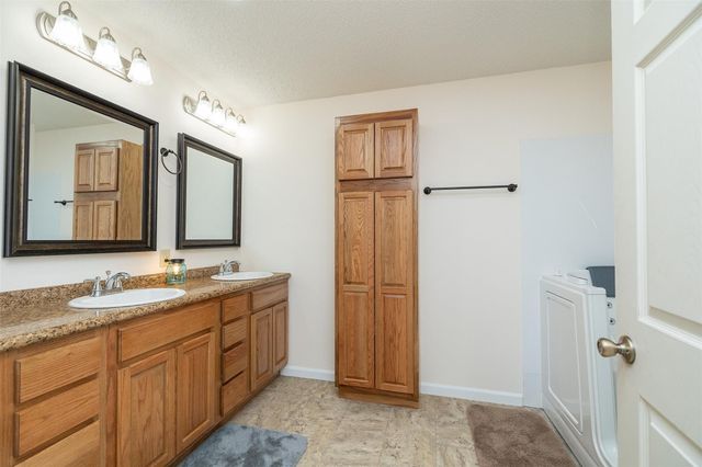 1601 Babylon Lane, Schulenburg, TX 78956