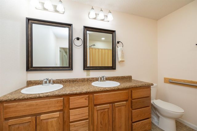 1601 Babylon Lane, Schulenburg, TX 78956