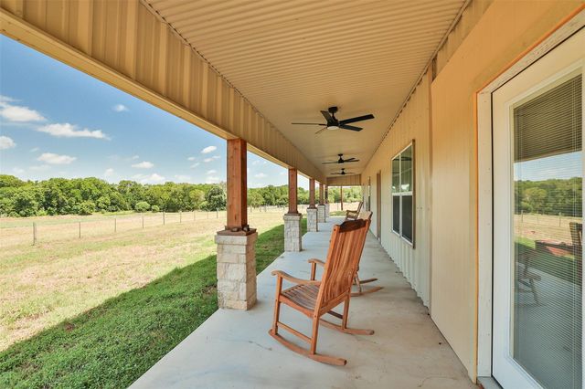 1601 Babylon Lane, Schulenburg, TX 78956