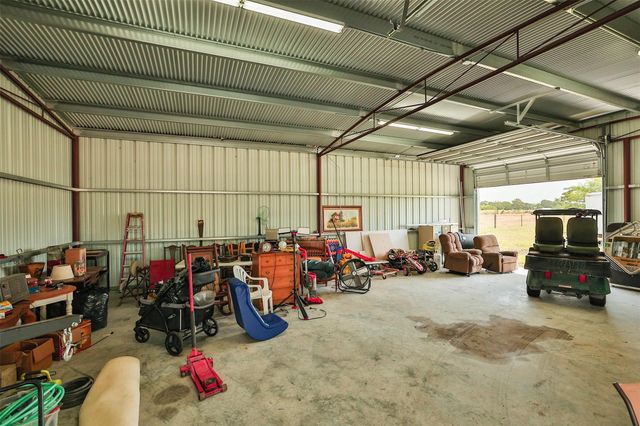 1601 Babylon Lane, Schulenburg, TX 78956
