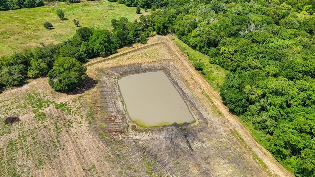 1601 Babylon Lane, Schulenburg, TX 78956