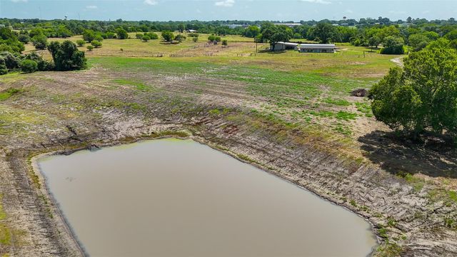 1601 Babylon Lane, Schulenburg, TX 78956