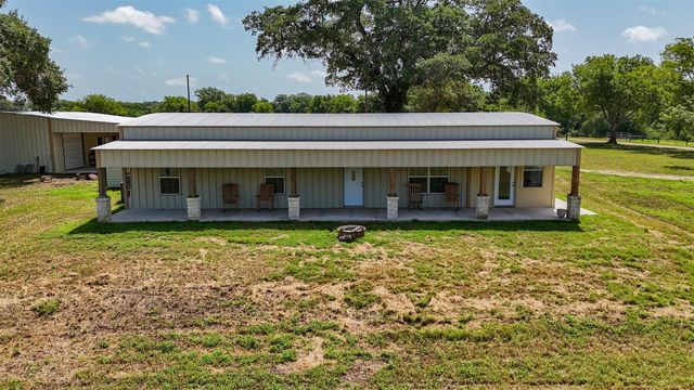1601 Babylon Lane, Schulenburg, TX 78956