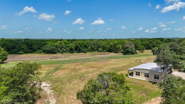 1601 Babylon Lane, Schulenburg, TX 78956