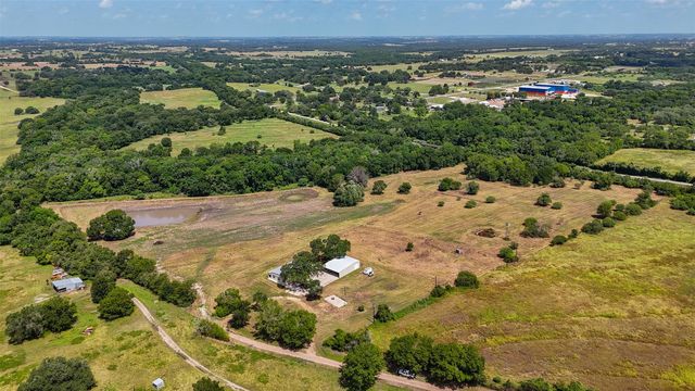 1601 Babylon Lane, Schulenburg, TX 78956