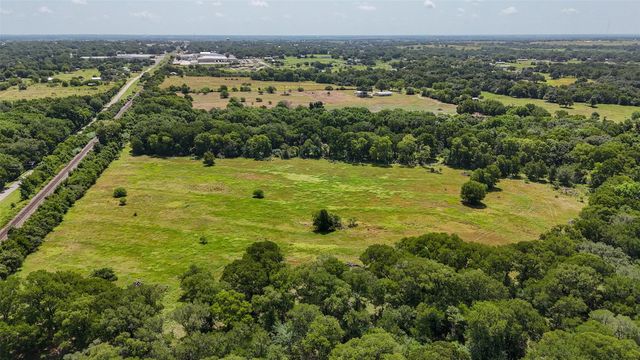 1601 Babylon Lane, Schulenburg, TX 78956