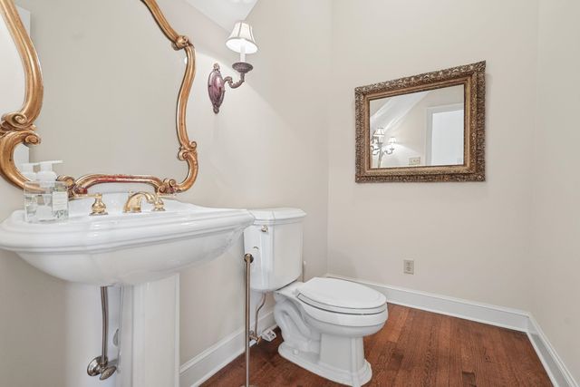 8010 WILLOW BROOK RD, Germantown, TN 38138