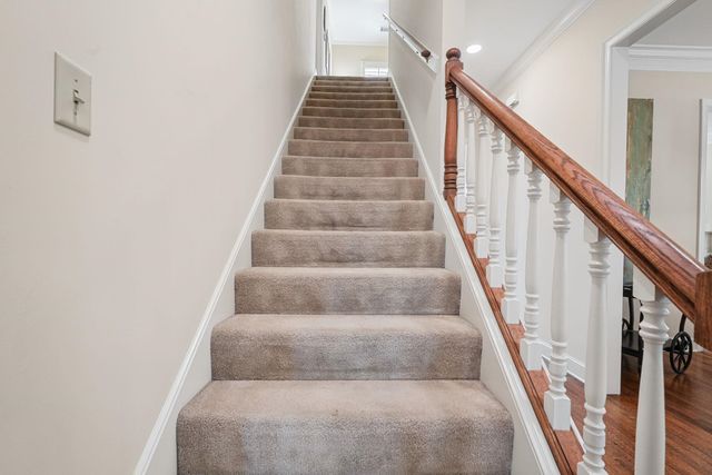 8010 WILLOW BROOK RD, Germantown, TN 38138