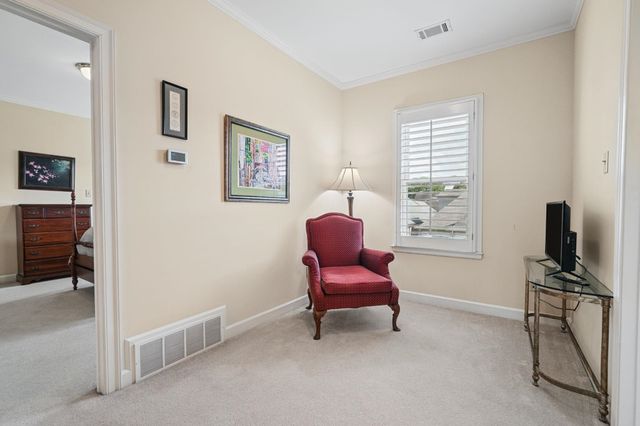 8010 WILLOW BROOK RD, Germantown, TN 38138