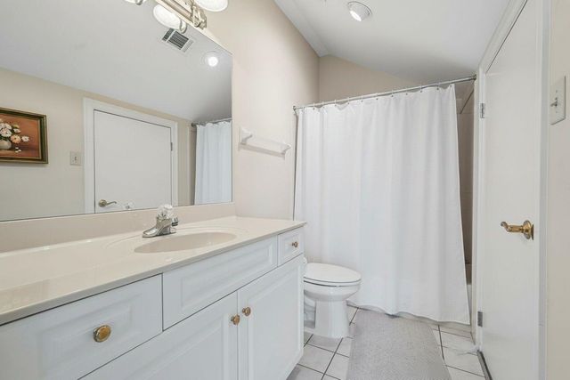 8010 WILLOW BROOK RD, Germantown, TN 38138