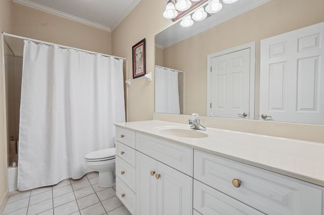8010 WILLOW BROOK RD, Germantown, TN 38138