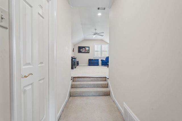 8010 WILLOW BROOK RD, Germantown, TN 38138