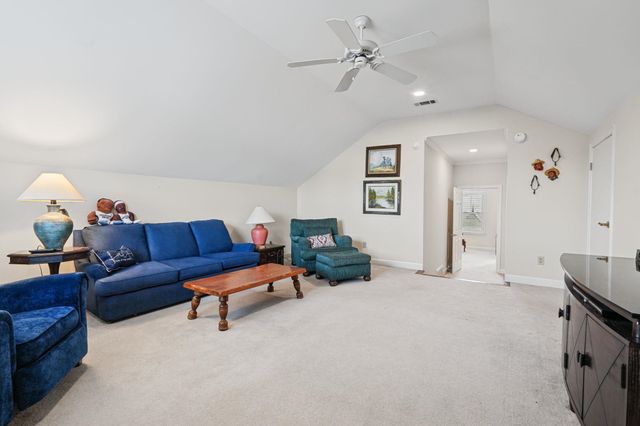 8010 WILLOW BROOK RD, Germantown, TN 38138