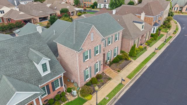 8010 WILLOW BROOK RD, Germantown, TN 38138